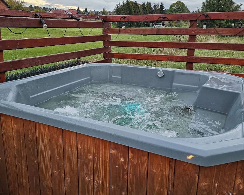 Balia z jacuzzi w domowym SPA Morze Tu